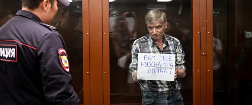 Ukraine’s Corruption Prevention Agency calls on international partners to impose sanctions on those involved in jailing Russian councilor for seven years after criticizing the war in Ukraine