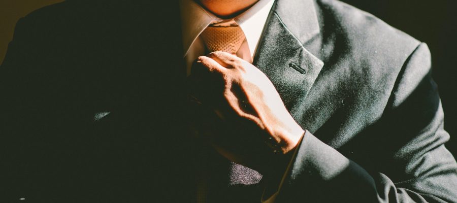 Посадовці в простої та відпустці без збереження зарплатні на період воєнного стану можуть працювати на інших роботах без порушення вимог суміщення та сумісництва